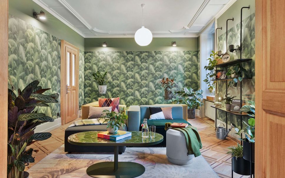 Balai Menunggu Gambar