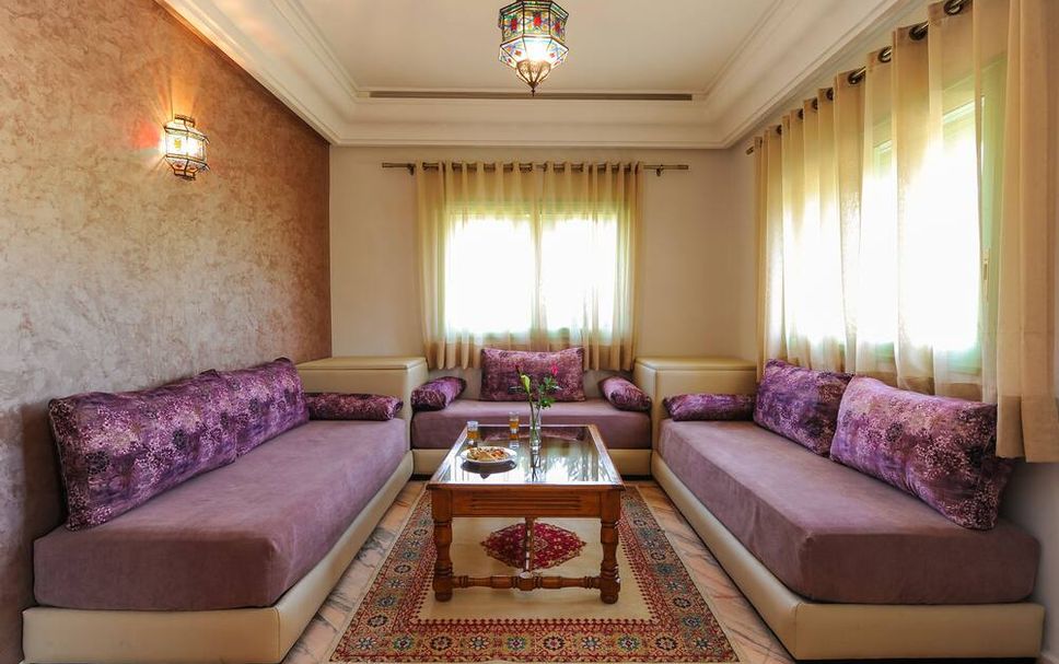 Balai Menunggu Gambar