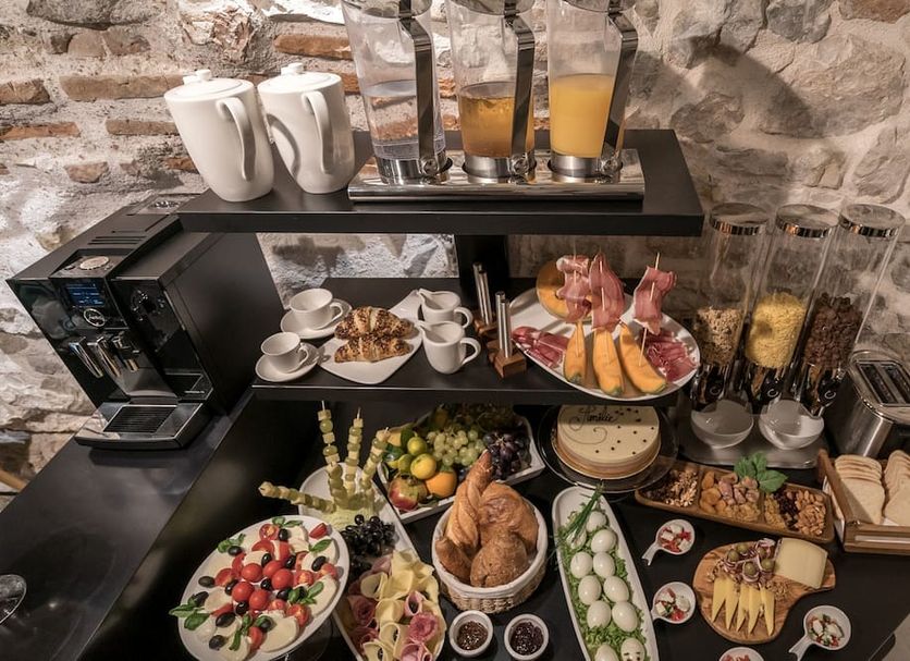 Buffet Gambar
