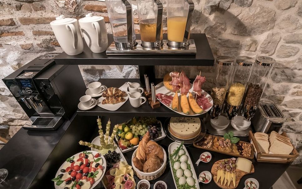 Buffet Gambar