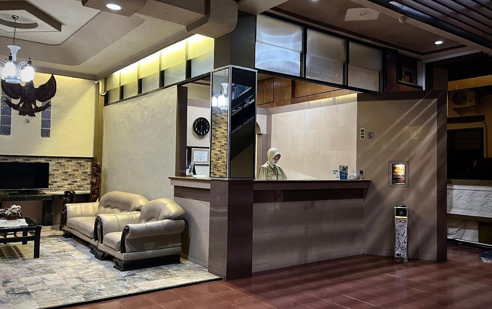 Meja Penyambut Tetamu Gambar