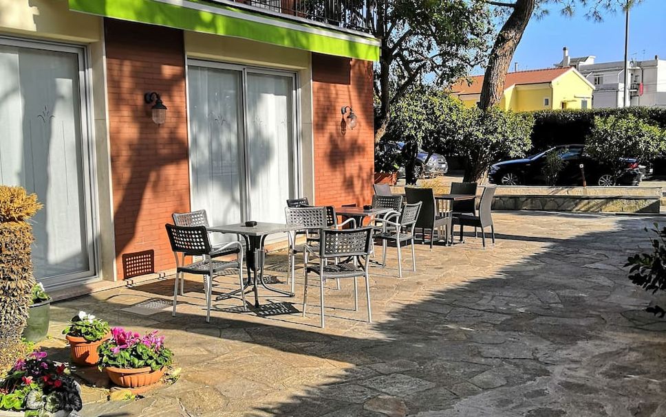 Patio Gambar