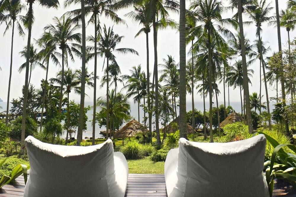 Pemandangan luar