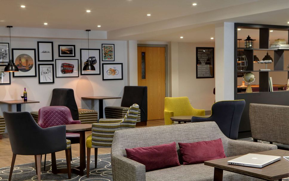 Balai Menunggu Gambar