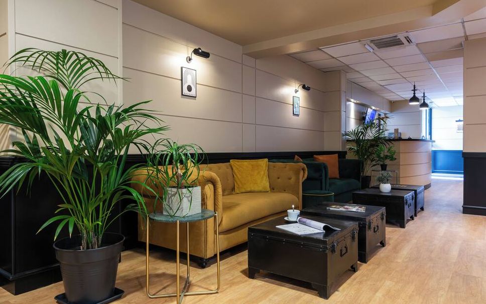 Balai Menunggu Gambar