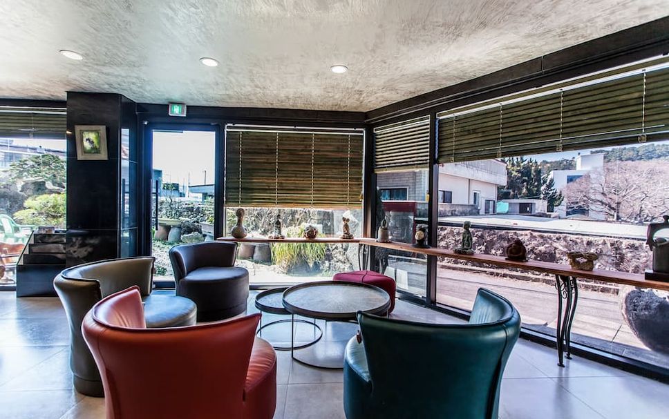 Balai Menunggu Gambar