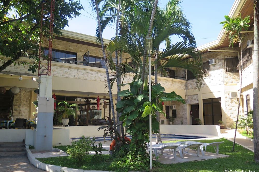 Pemandangan luar