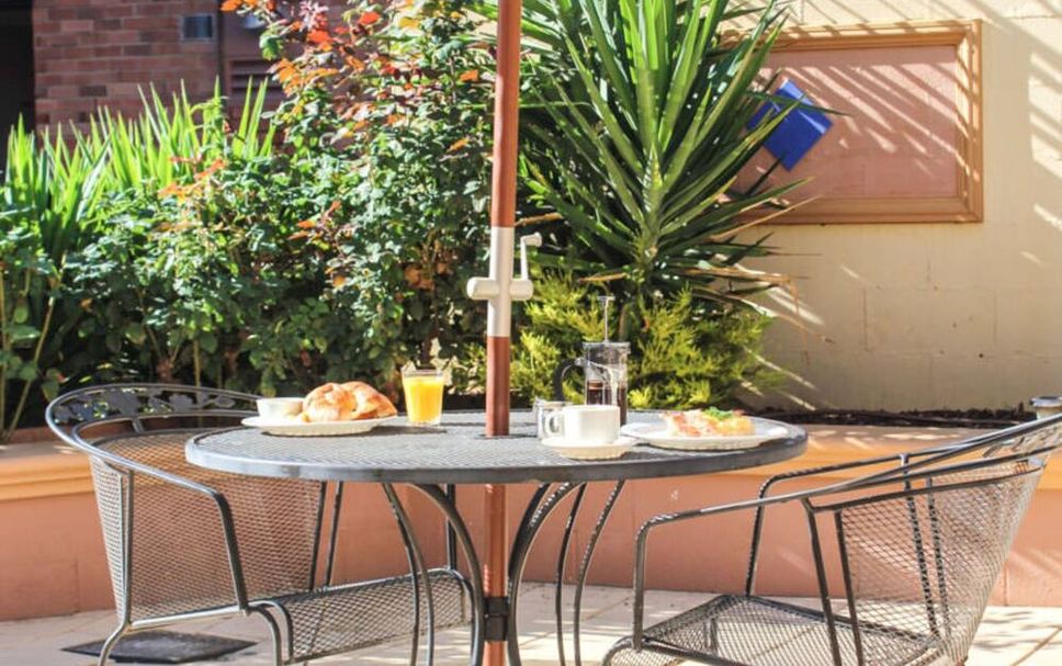 Patio Gambar