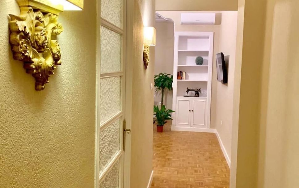 hallway Gambar