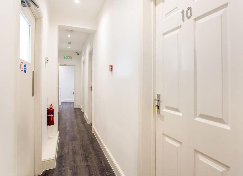 hallway Gambar