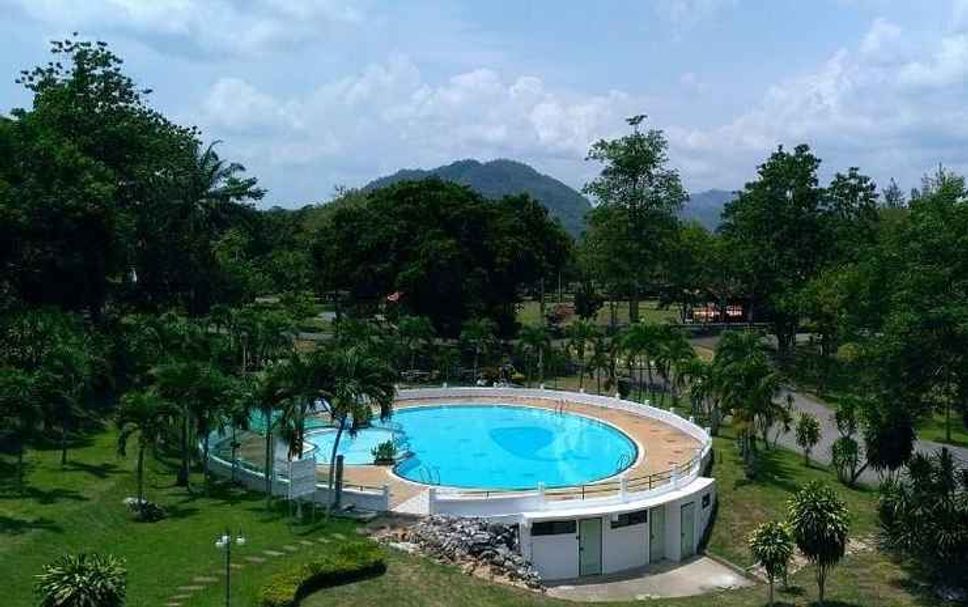 Kolam renang Gambar