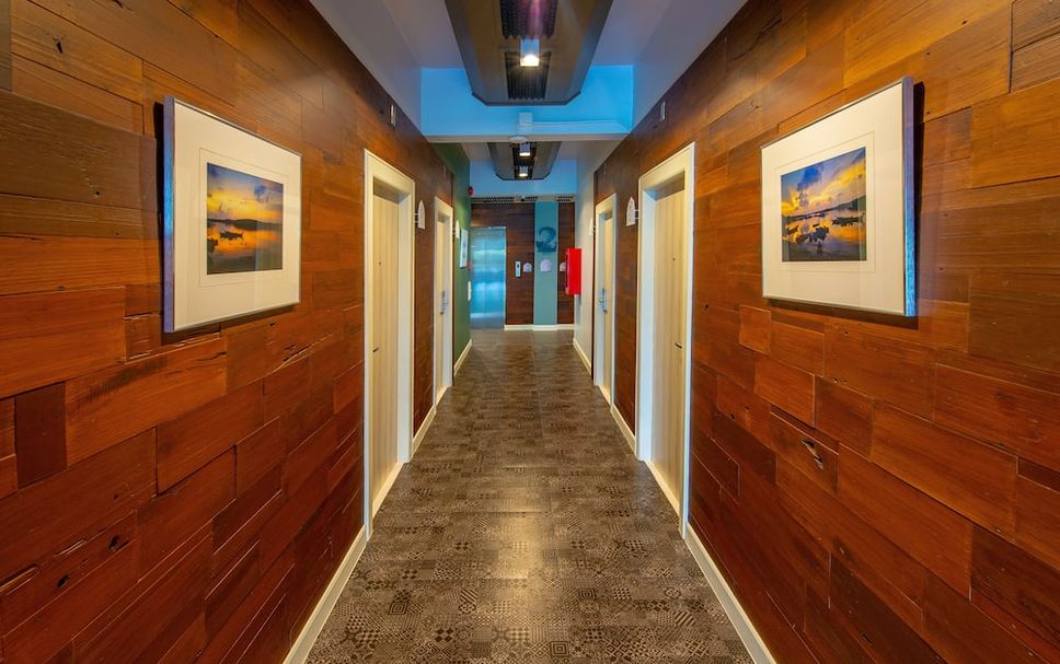 hallway Gambar