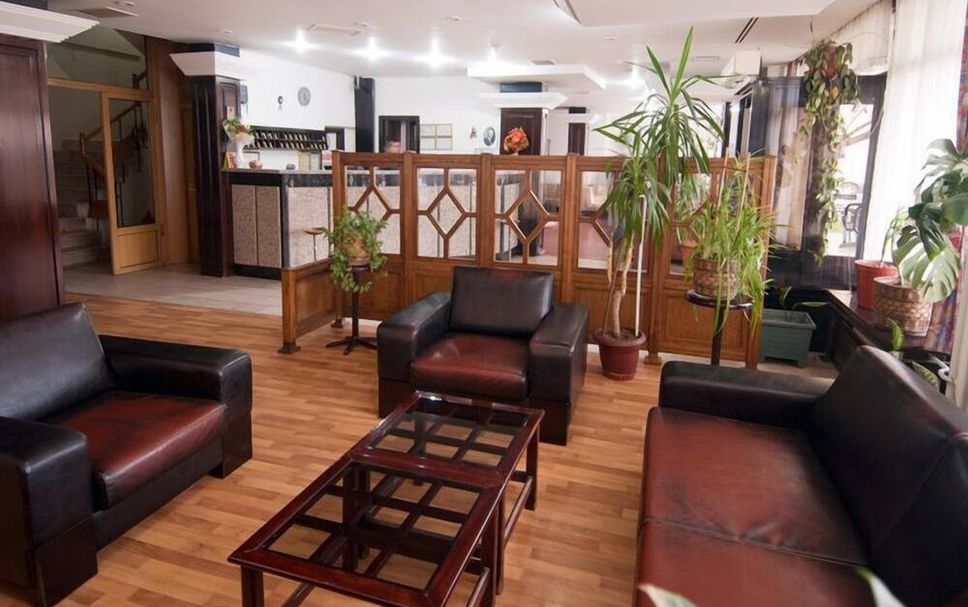 Balai Menunggu Gambar