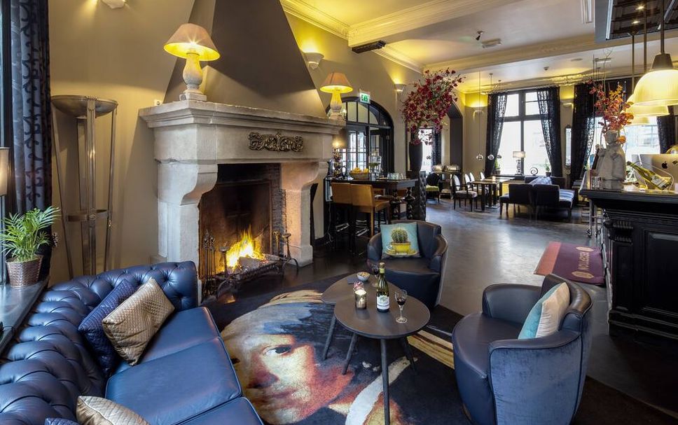 Balai Menunggu Gambar