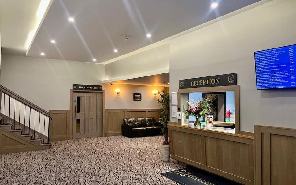 Meja Penyambut Tetamu Gambar