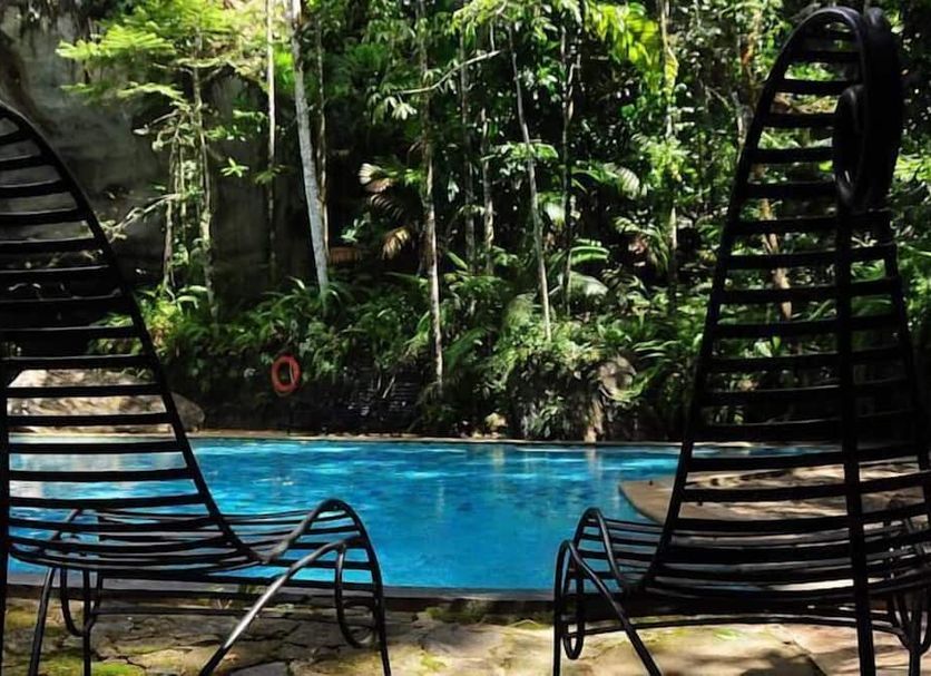 Kolam renang Gambar