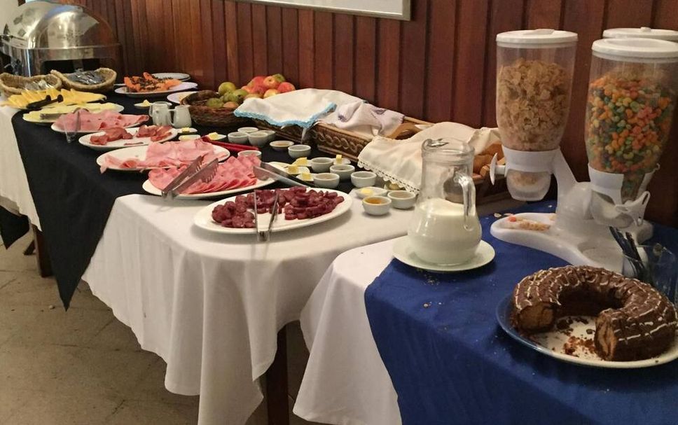 Buffet Gambar