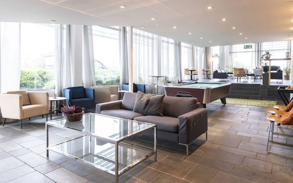 Balai Menunggu Gambar