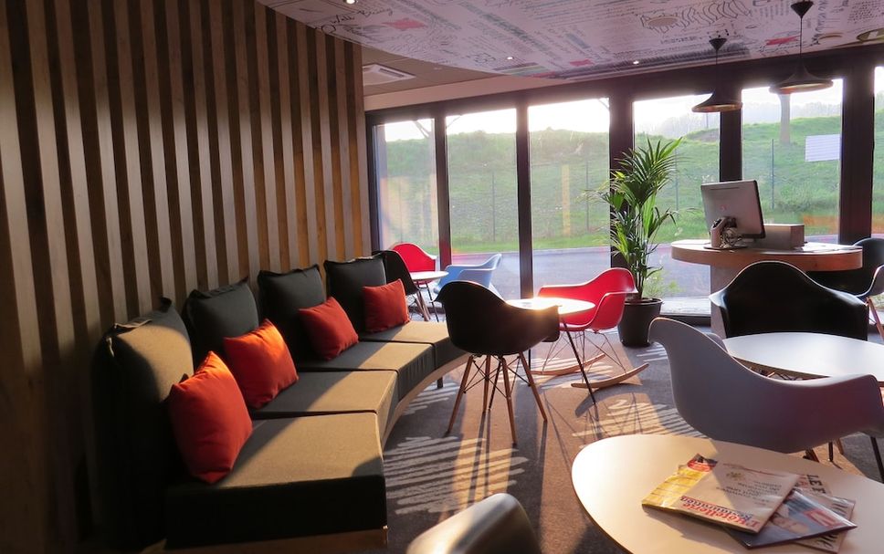 Balai Menunggu Gambar