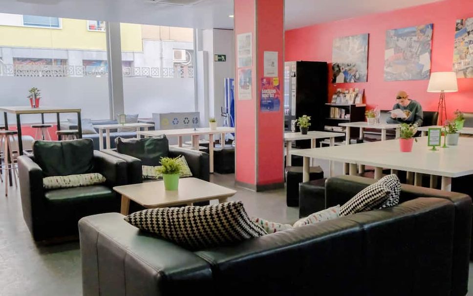 Balai Menunggu Gambar