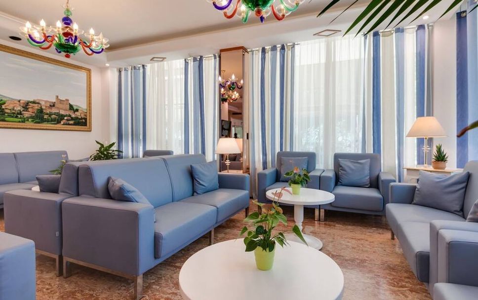 Balai Menunggu Gambar