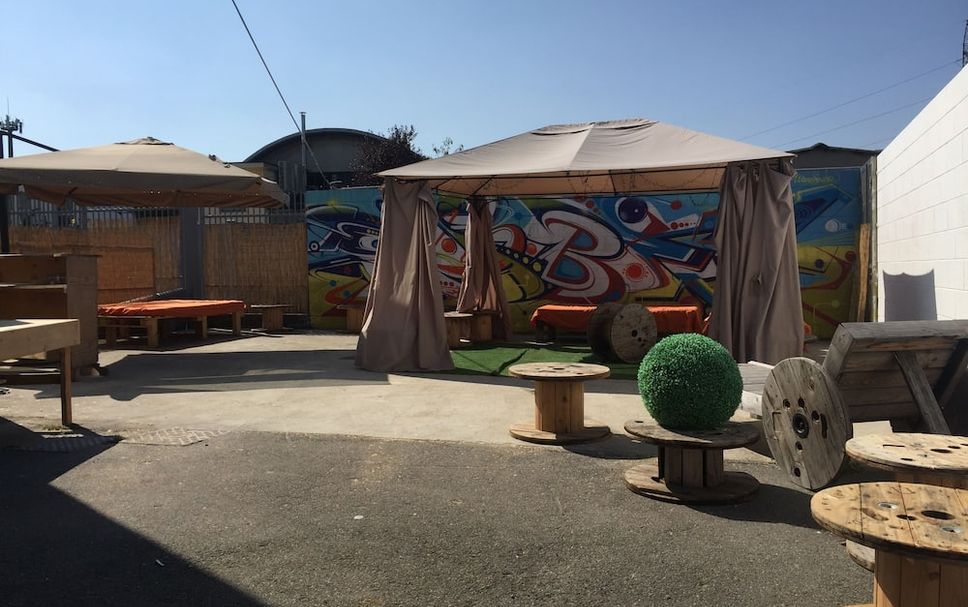 Patio Gambar