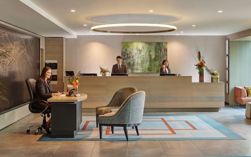 Meja Penyambut Tetamu Gambar