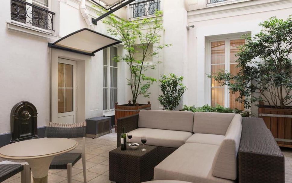 Patio Gambar