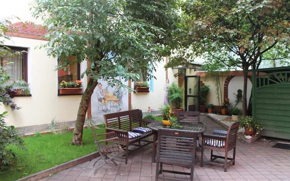 Patio Gambar