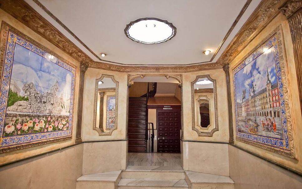 hallway Gambar