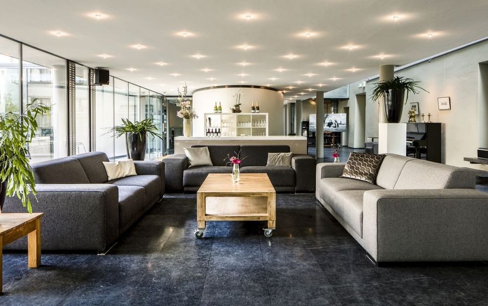 Balai Menunggu Gambar