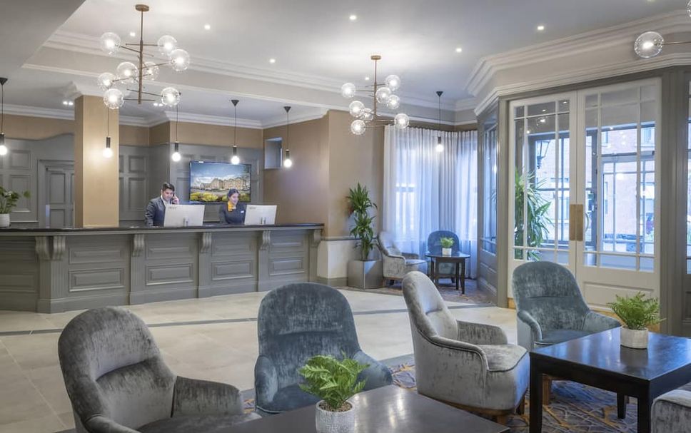 Meja Penyambut Tetamu Gambar