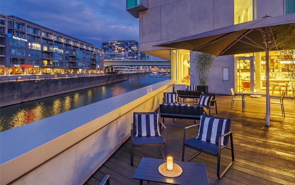 Hotel amenity Gambar