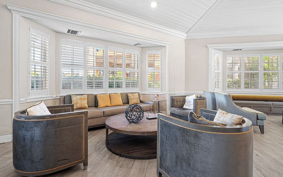 Balai Menunggu Gambar