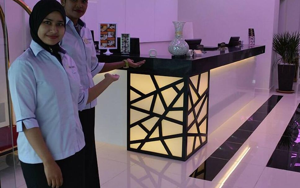 Meja Penyambut Tetamu Gambar