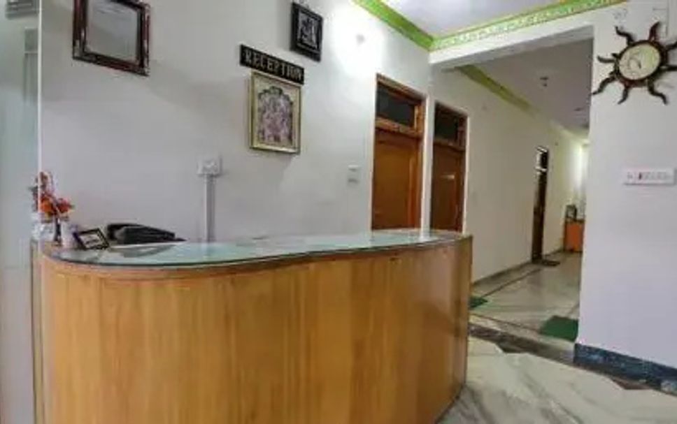 Meja Penyambut Tetamu Gambar
