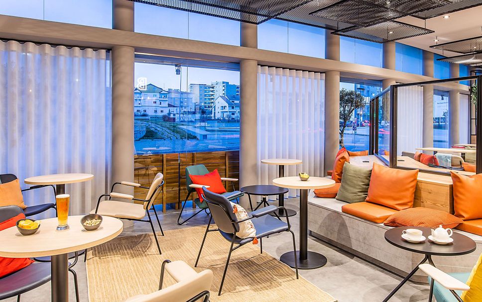 Balai Menunggu Gambar