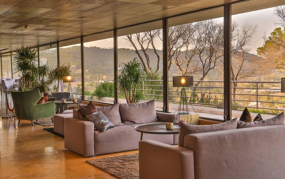 Balai Menunggu Gambar