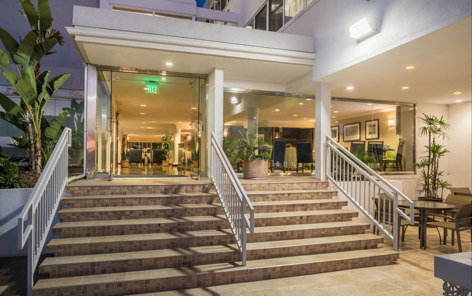 Pintu Masuk Hotel Gambar