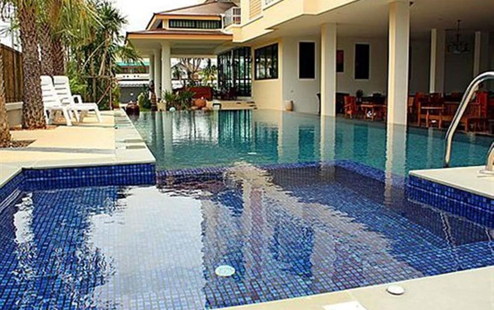 Kolam renang Gambar