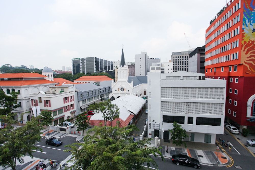 Pemandangan luar