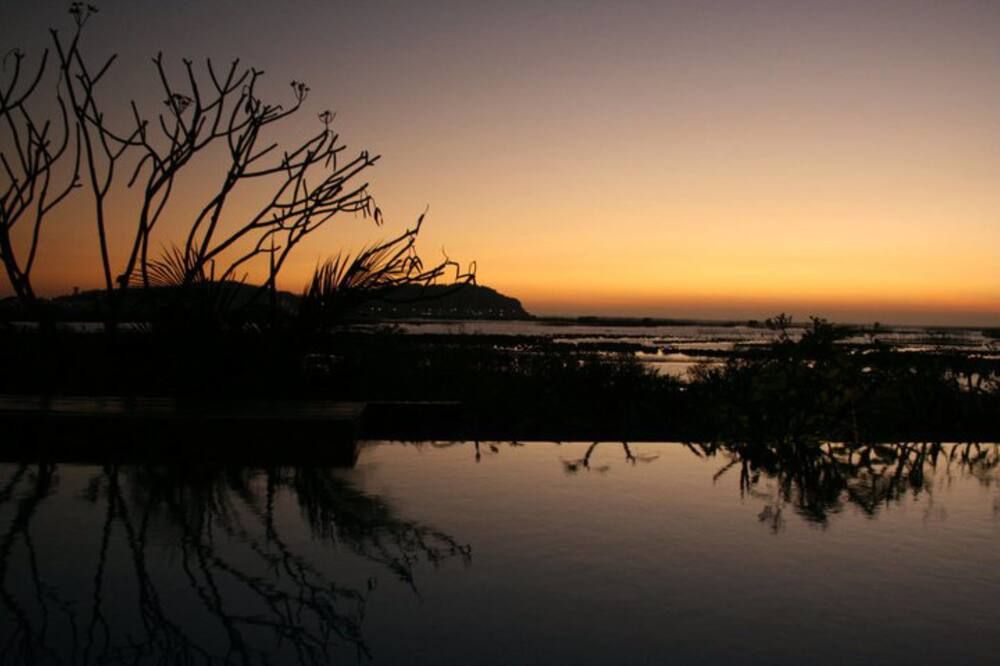 Pemandangan luar