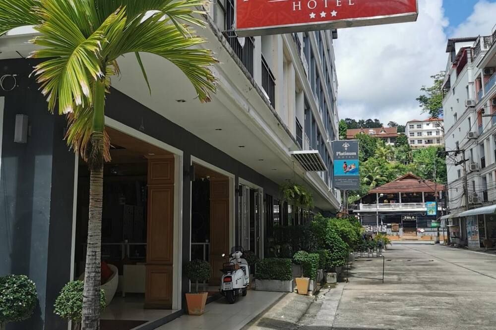 Pemandangan luar