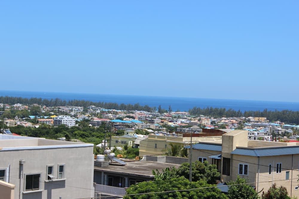 Pemandangan luar