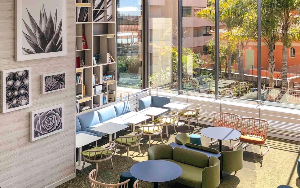 Balai Menunggu Gambar