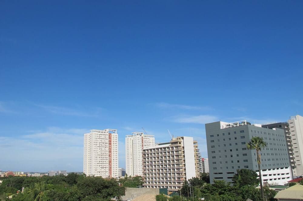 Pemandangan luar