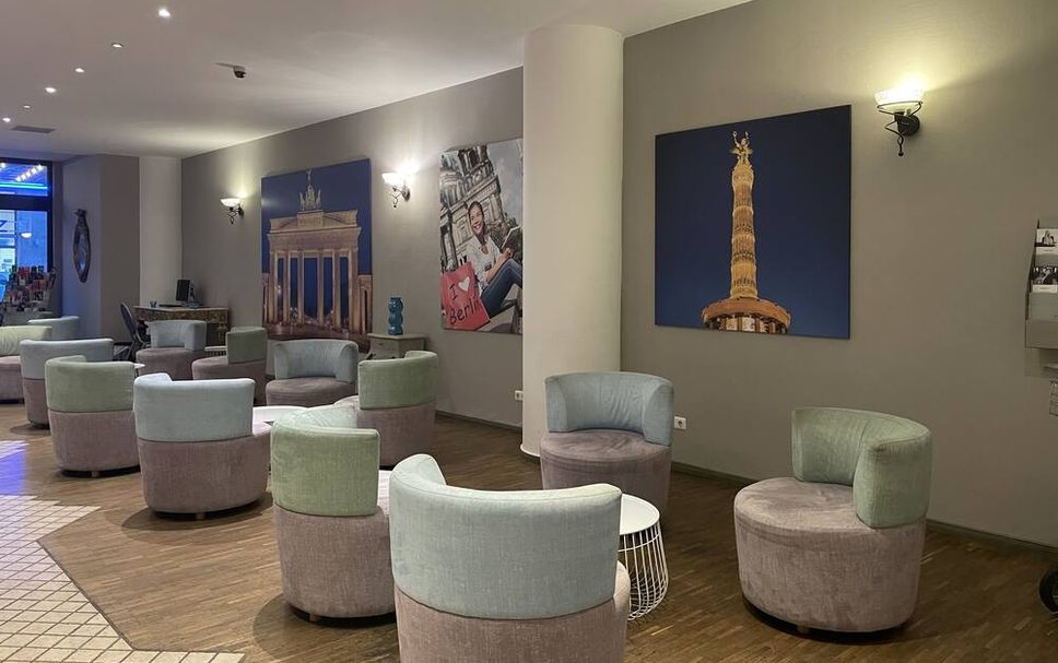 Balai Menunggu Gambar