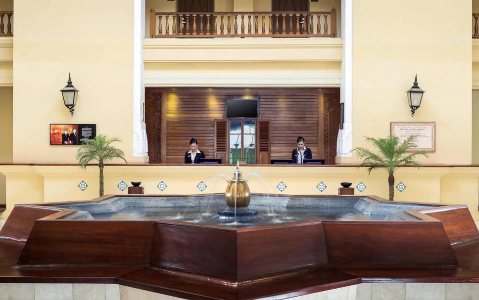 Meja Penyambut Tetamu Gambar