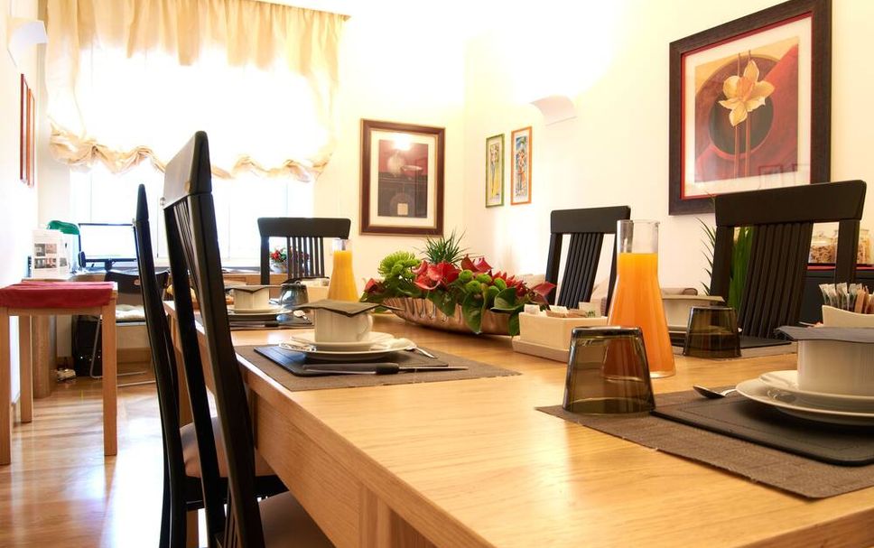 Ruang Makan Gambar