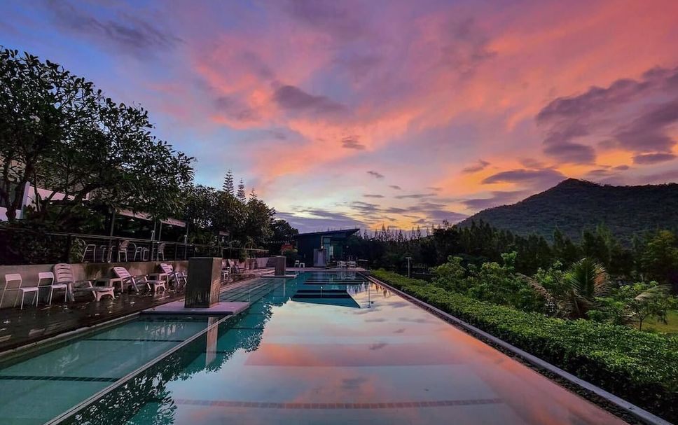 Kolam renang Gambar